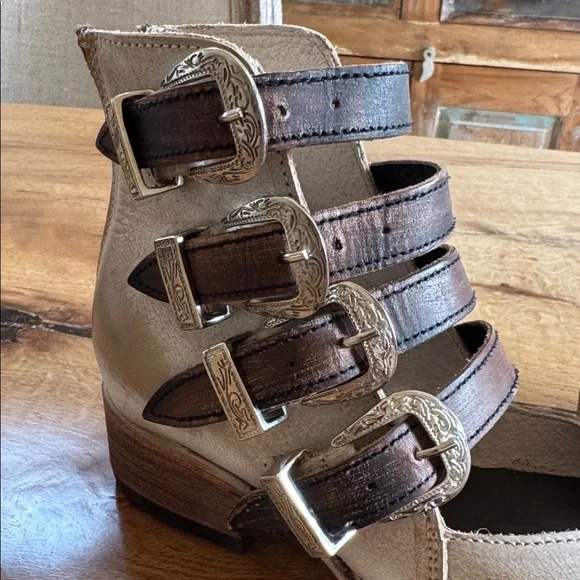 Freebird by Steven “Scarlett” multi-strap leather boots in Ice - Size 6 - Picture 5 of 8